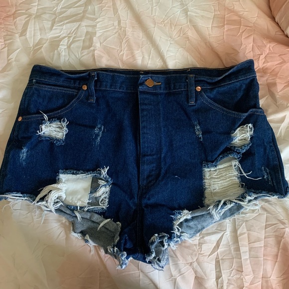 Wrangler Denim Shorts - Picture 4 of 6